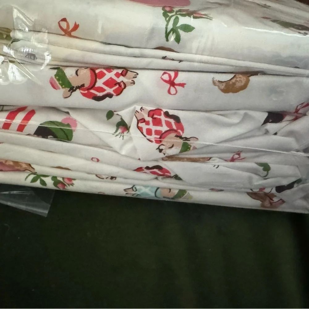 CATH KIDSTON”puppy love” king size sheet set!I have other sizes & patterns too🎄